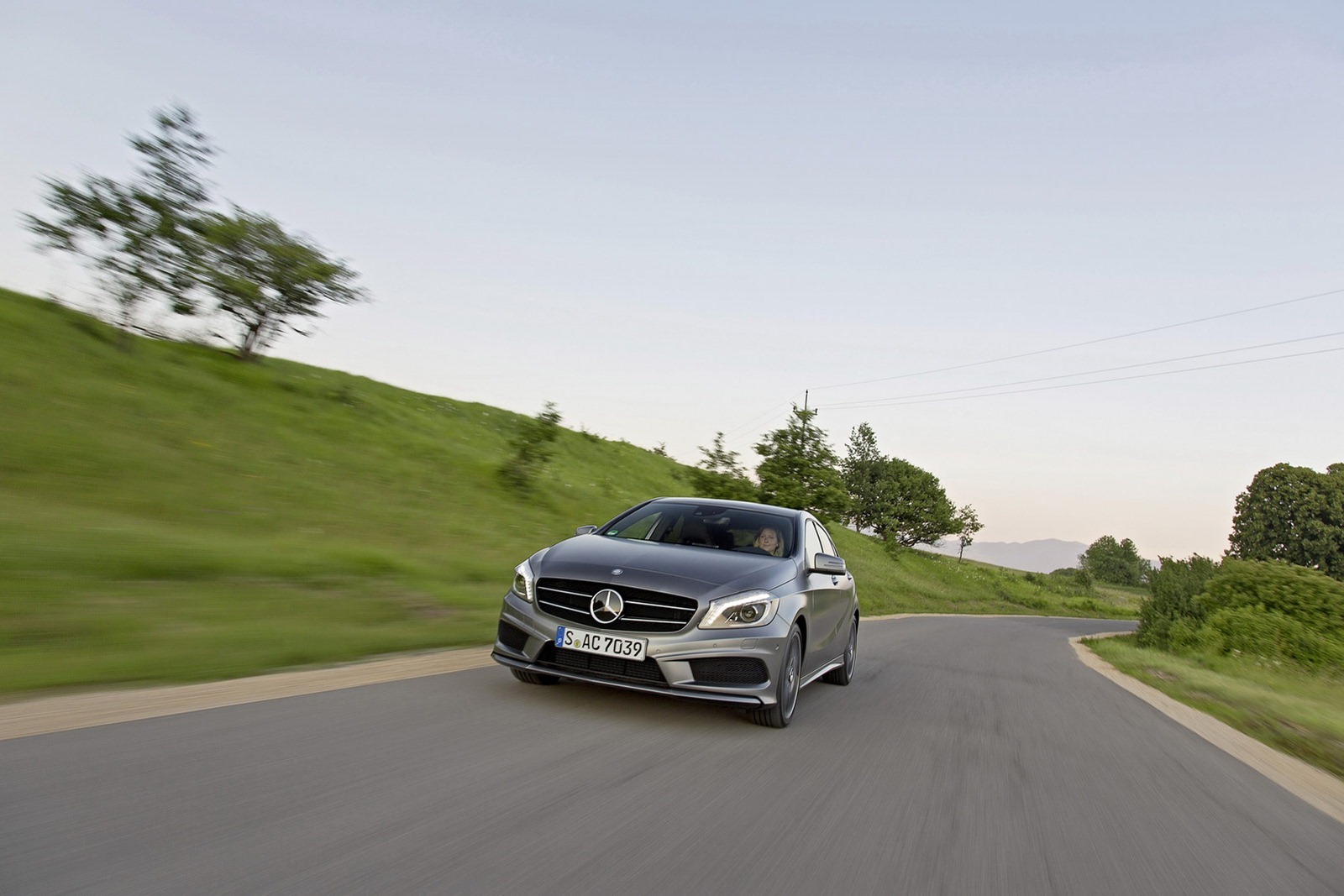 [2013-Mercedes-A-Class-51%255B10%255D%255B2%255D.jpg]