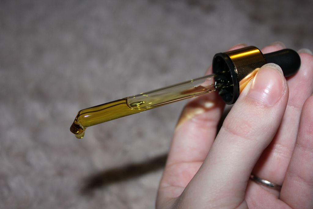 [antipodes%2520divine%2520facial%2520oil%2520%25284%2529%255B4%255D.jpg]