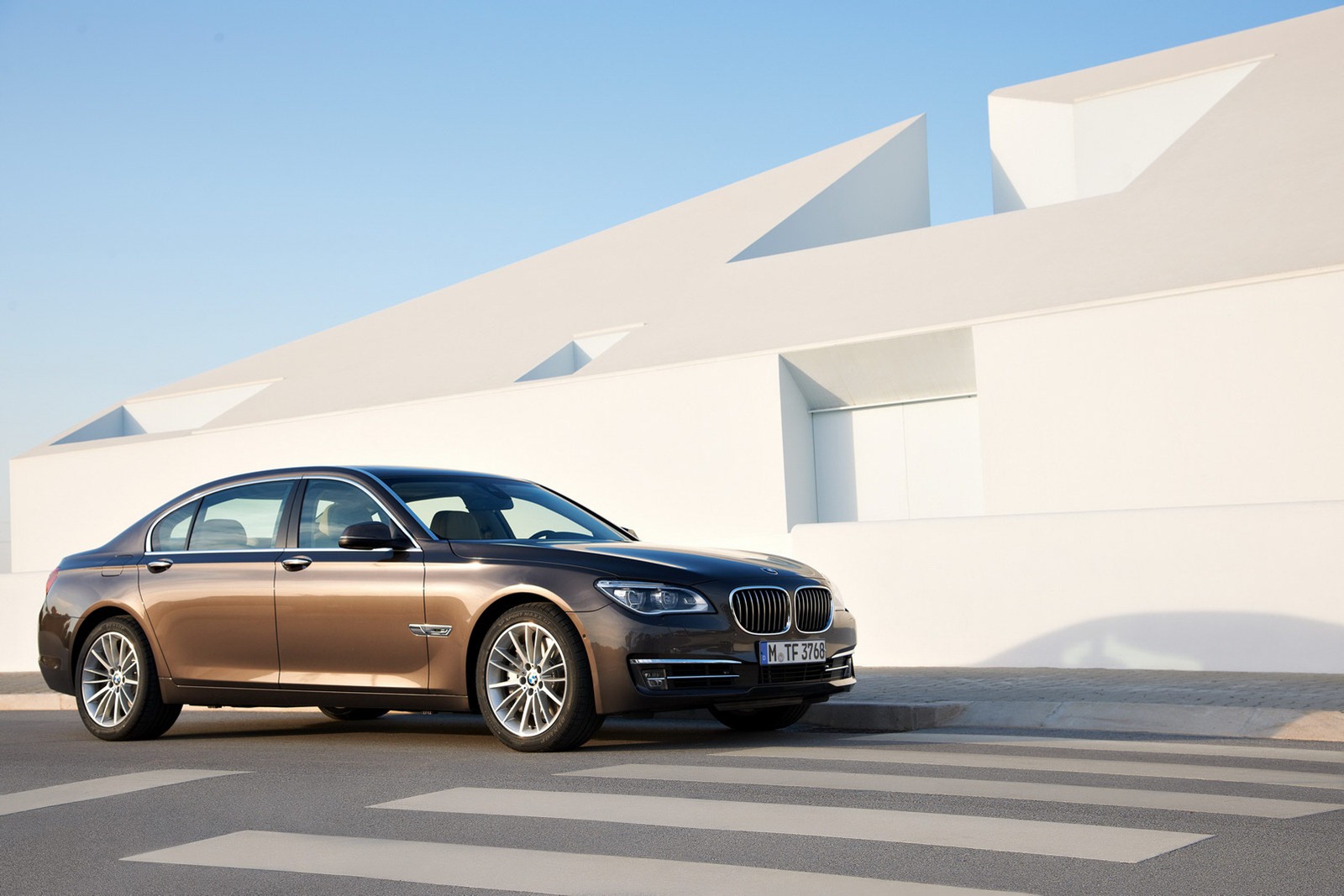 [2013-BMW-7-Series-165%255B2%255D.jpg]