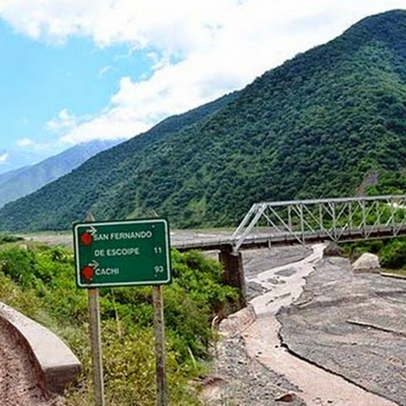 Cycling the Abra del Acay.