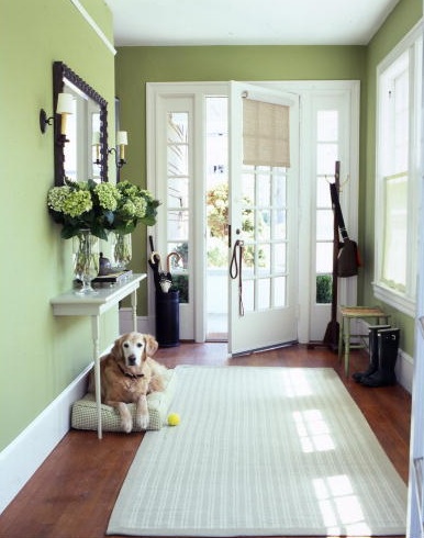 I love the delicate console table and sconces. (Martha Stewart Living, October 2004) I love the delicate console table and sconces. (Martha Stewart Living, October 2004)