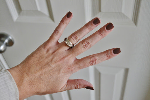 Girl+filing+nails