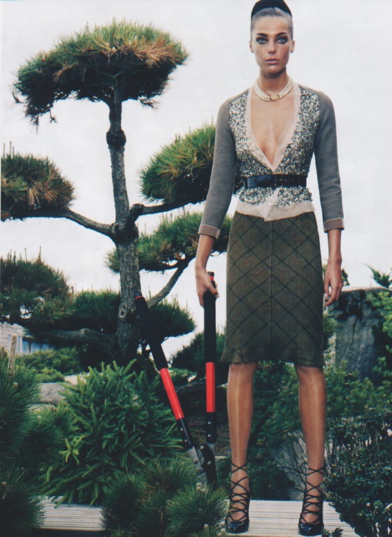 [vogueusSeptember20045.jpg]