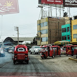 Chegada a Lima - invasão de tuktuks