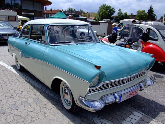 Ford_Taunus_17M_deLuxe_1