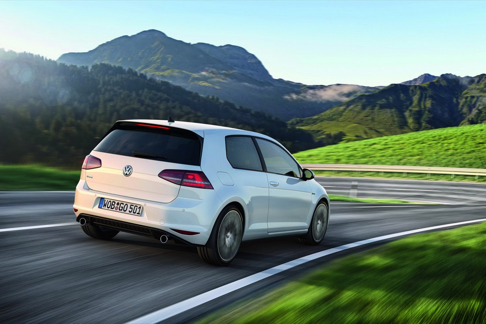 [2014-VW-Golf-GTI-1%255B2%255D.jpg]