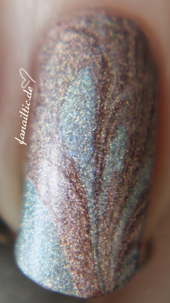 [catrice_holo-marble_ringfinger-close-up%255B5%255D.jpg]