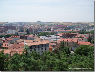 125-Burgos. Vistas desde el mirador subida al castillo - P7190325