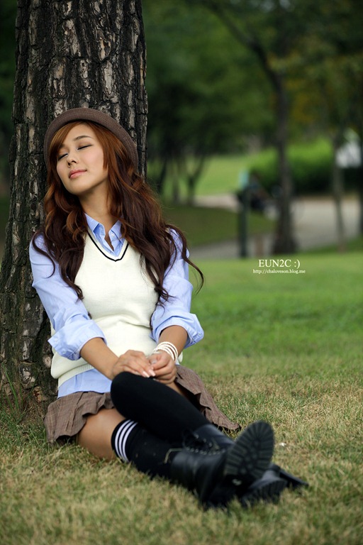 [Kim-Ha-Yul-Outdoor-School-Girl-12%255B2%255D.jpg]