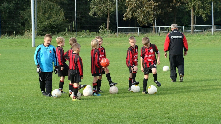 2011 - 07 SEP - WVV E5 TRAINING IN TENUE 033.jpg