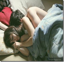 Cuddling-sleeping-couple-hug-love-cute-bed
