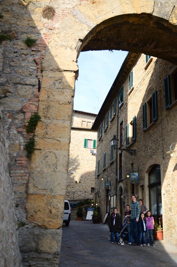 [Volterra%2520entry%255B4%255D.jpg]
