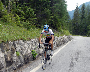 Subiendo al Passo Falzarego