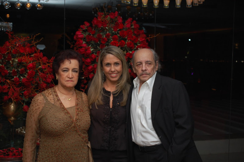 Fotos de Bodas de Ouro Mucia e Humberto no Real Astoria. Foto numero 11 da cerimonialista Liliane Cariello, do Rio de Janeiro, RJ, que faz cerimonial de casamentos, cerimonial de eventos, cerimonial de festas, cerimonial de 15 anos, cerimonial de bodas, cerimonial de eventos sociais, cerimonial de aniversários, decoração de casamento, decoração de festas de 15 anos, decoração de eventos sociais, decoração de aniversários, buffet de casamento, buffet de 15 anos, buffet festas, buffet eventos e assessoria cerimonial. cerimonial casamento cerimonialista eventos casamentos rio festa buffet 15 anos niteroi festas de janeiro rj florais decoração sítio para lembrancinhas