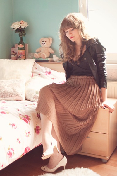 [light-brown-sheer-pleated-lookbook-store-skirt-black-h-m-intimate_400%255B3%255D.jpg]