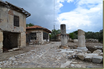 Stratonikeia village house and ruin