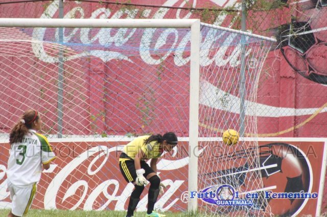 [2do.%2520de%2520guasta%252C%2520balon%2520dentro%2520del%2520arco%2520reu%255B3%255D.jpg]