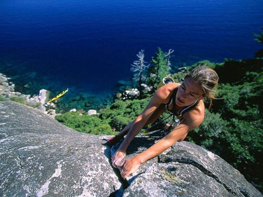 [girls-rock-climbing-3%255B2%255D.jpg]