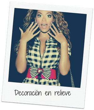 nail art Beyonce luciendo diseño de uñas