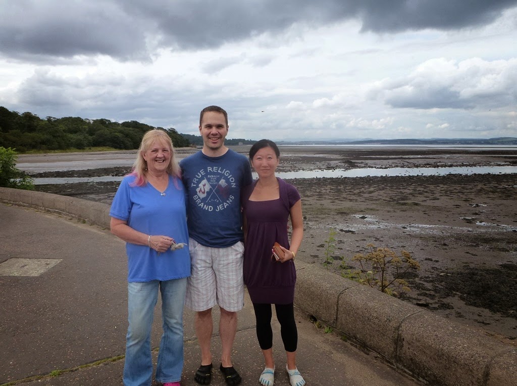 [cramond-me-with-Louise-and-jeremy10.jpg]