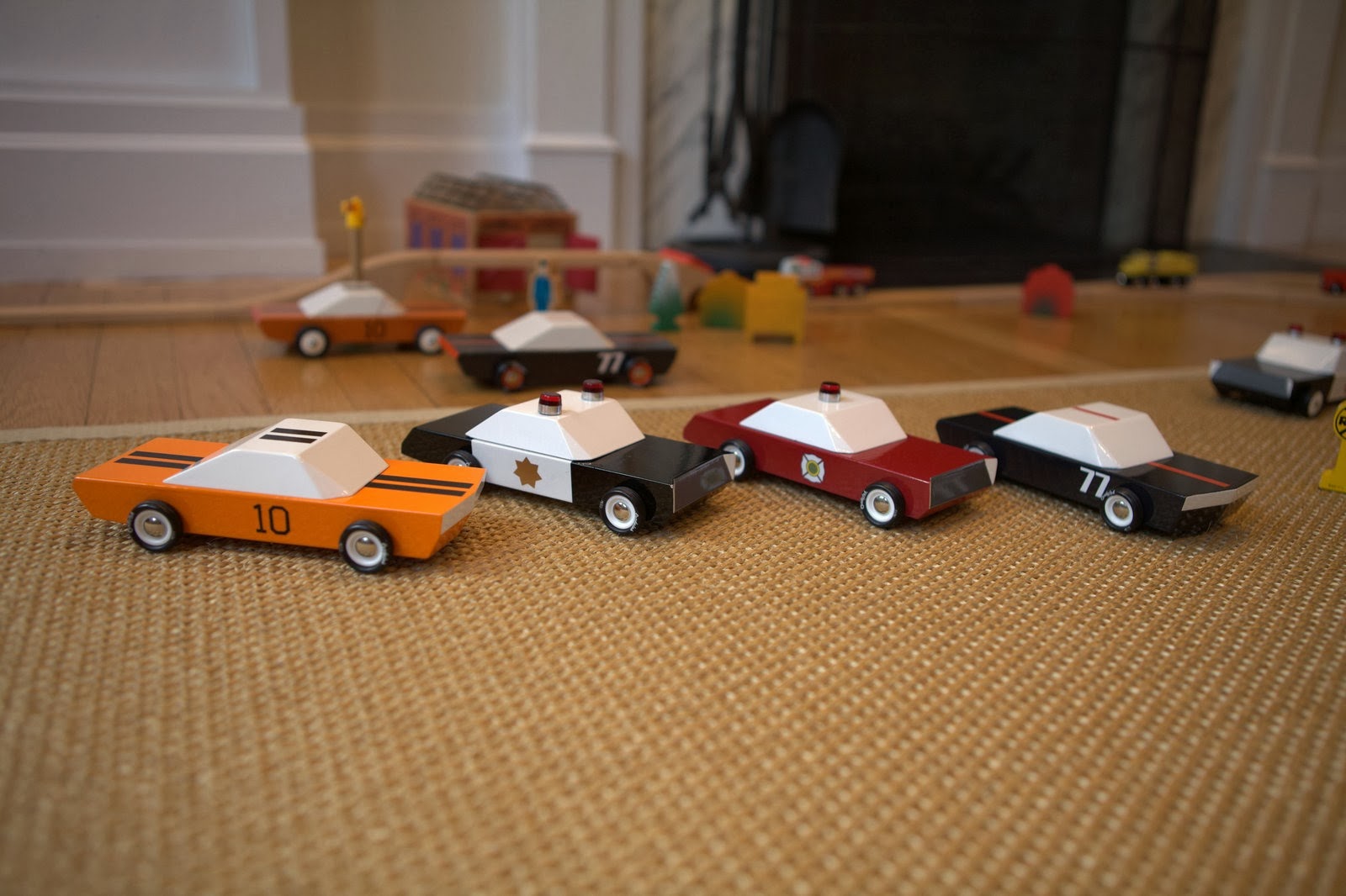 [MO-TO-Modern-Vintage-Toy-Cars-2%255B4%255D.jpg]