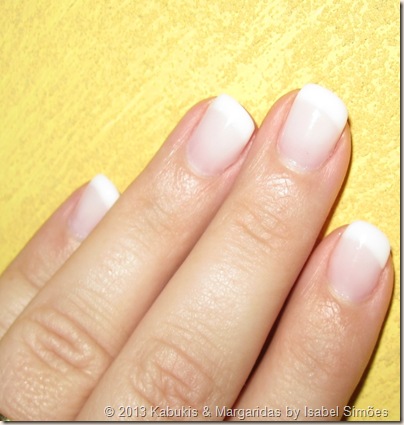 Unhas de Gel French Manicure