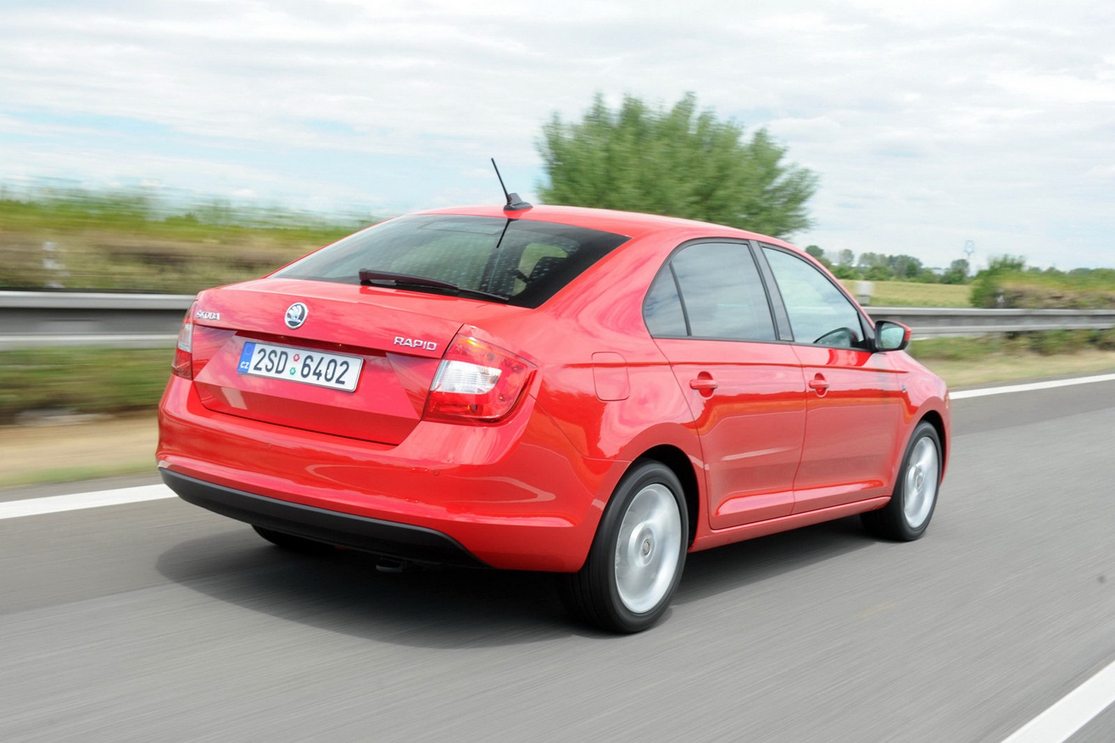 [2013-Skoda-Rapid-90%255B2%255D.jpg]