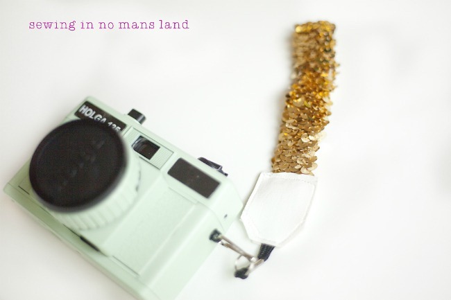 camera wristlet tutorial