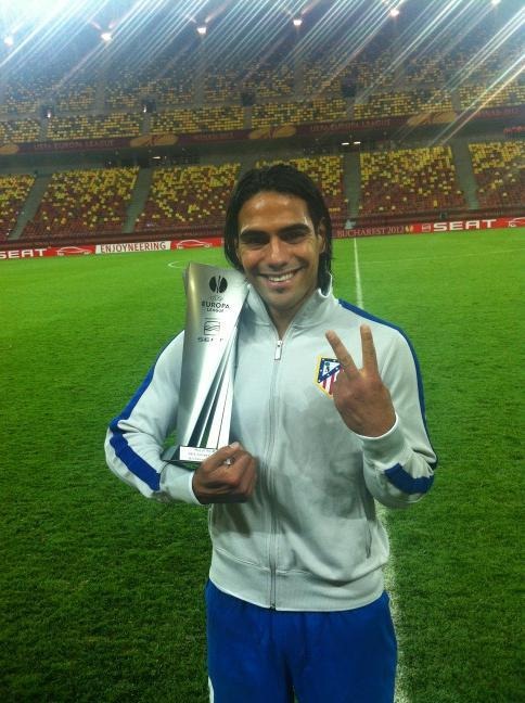 [Falcao%2520y%2520el%2520premio%2520Man%2520of%2520the%2520match%255B10%255D.jpg]