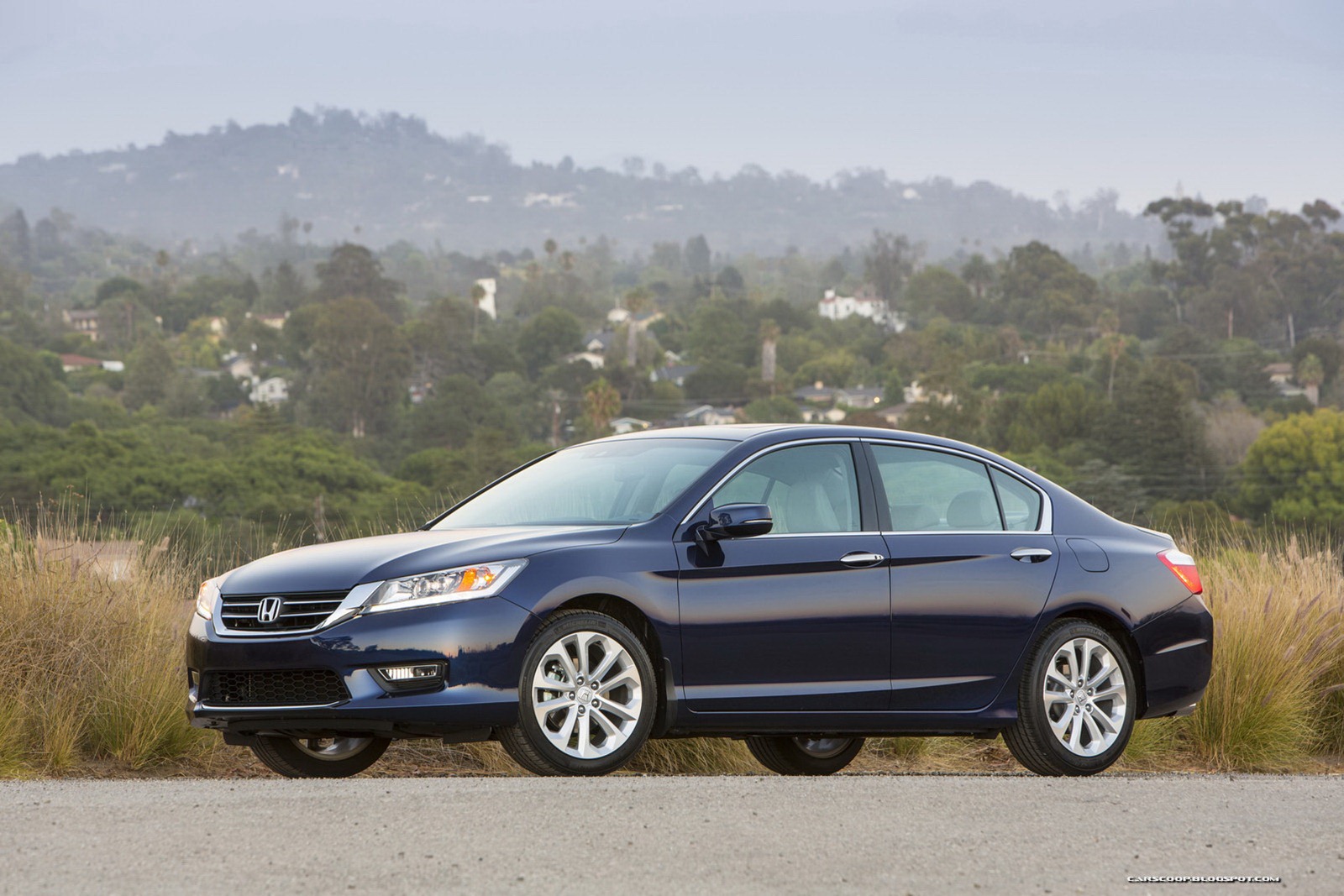 [2013_Honda_Accord_Touring_Sedan_010%255B2%255D.jpg]