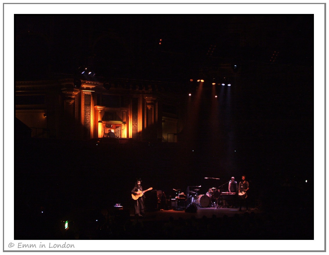 [PJ%2520Harvey%2520Royal%2520Albert%2520Hall%2520harp%255B3%255D.jpg]