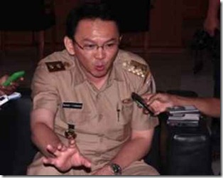 ahok cari musuh