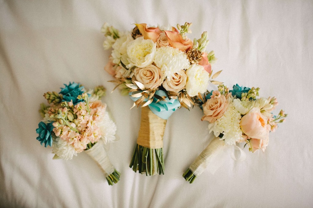 [bouquets-against-white--Spencer-Comb%255B1%255D.jpg]