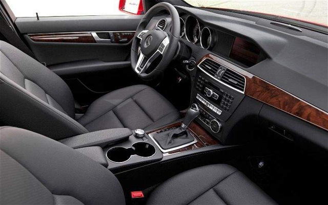 [2012-Mercedes-Benz-C250-sedan-cockpit%255B2%255D.jpg]