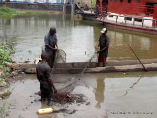 Les pécheurs du fleuve Congo à Kinshasa. Radio Okapi/ John Bompengo