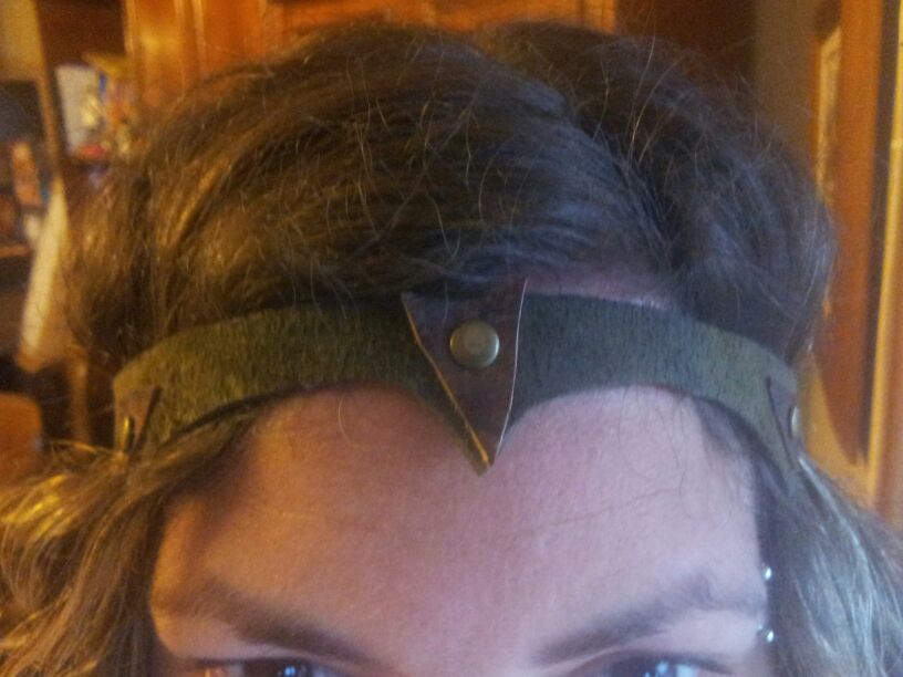 Tiaras de cuero con goma ajustable