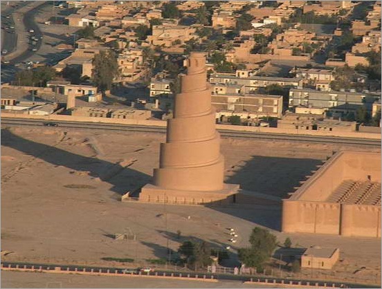 550px-The_spiral_minaret_4