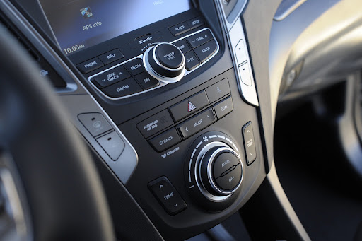 2013-Hyundai-Santa-Fe-Sport-21.jpg