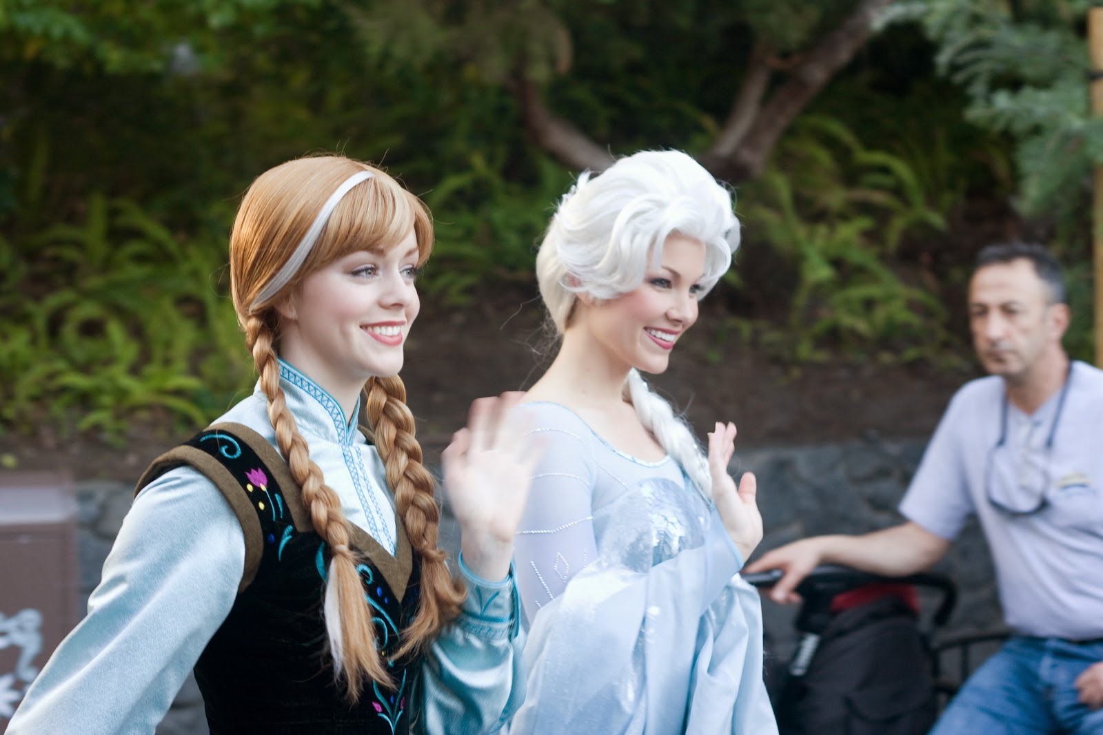 [Anna%2520and%2520Elsa%255B4%255D.jpg]