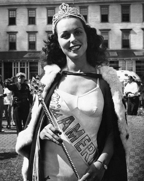 [queen%255B3%255D.jpg]