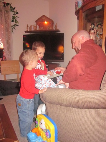 [December2011%2520275%255B2%255D.jpg]