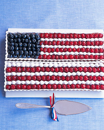 This tart is amazing looking. Almost too gorgeous to eat. (marthastewart.com/342186/american-flag-tart) This tart is amazing looking. Almost too gorgeous to eat. (marthastewart.com/342186/american-flag-tart)