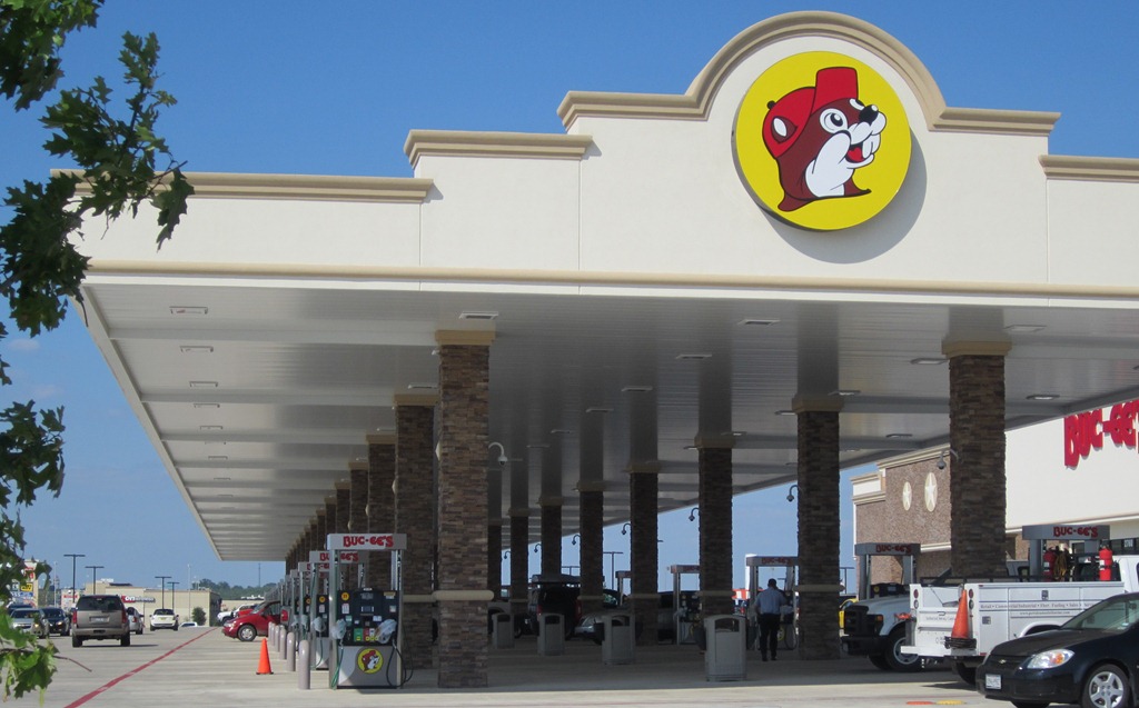 [buc-ee%2527s%2520gas%2520station%2520%25284%2529%255B6%255D.jpg]