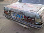 Une voiture usée à Kinshasa, 3/02/2011.