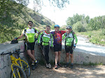 Javier, Alberto, Paco y Carlos en la presa del río Henares en el Parque del Sureste de Madrid