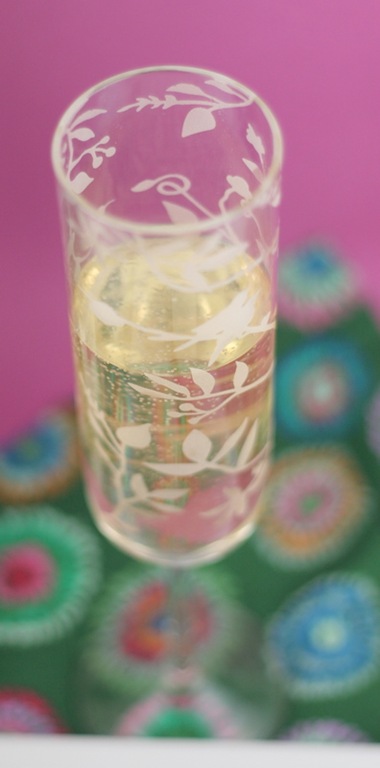 [champagne%2520cupcakes%25202%255B1%255D.jpg]