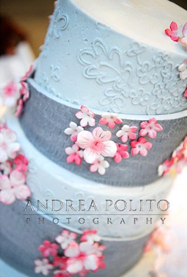 [15a-bella-flora-and-fancy-cakes5.jpg]