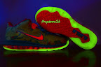 Nike LeBron 9 Low LeBronold Palmer Alternate Inverted Sample nike lebron 9 low pe lebronold palmer 5 01 Nike LeBron 9 Low LeBronold Palmer Alternate Inverted Sample