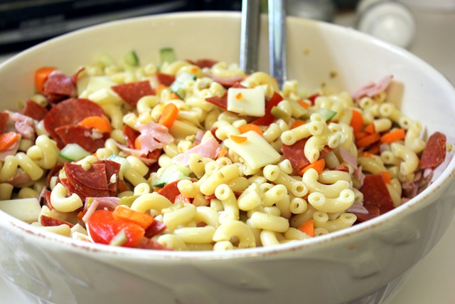 [pasta%2520salad%25202%255B3%255D.jpg]