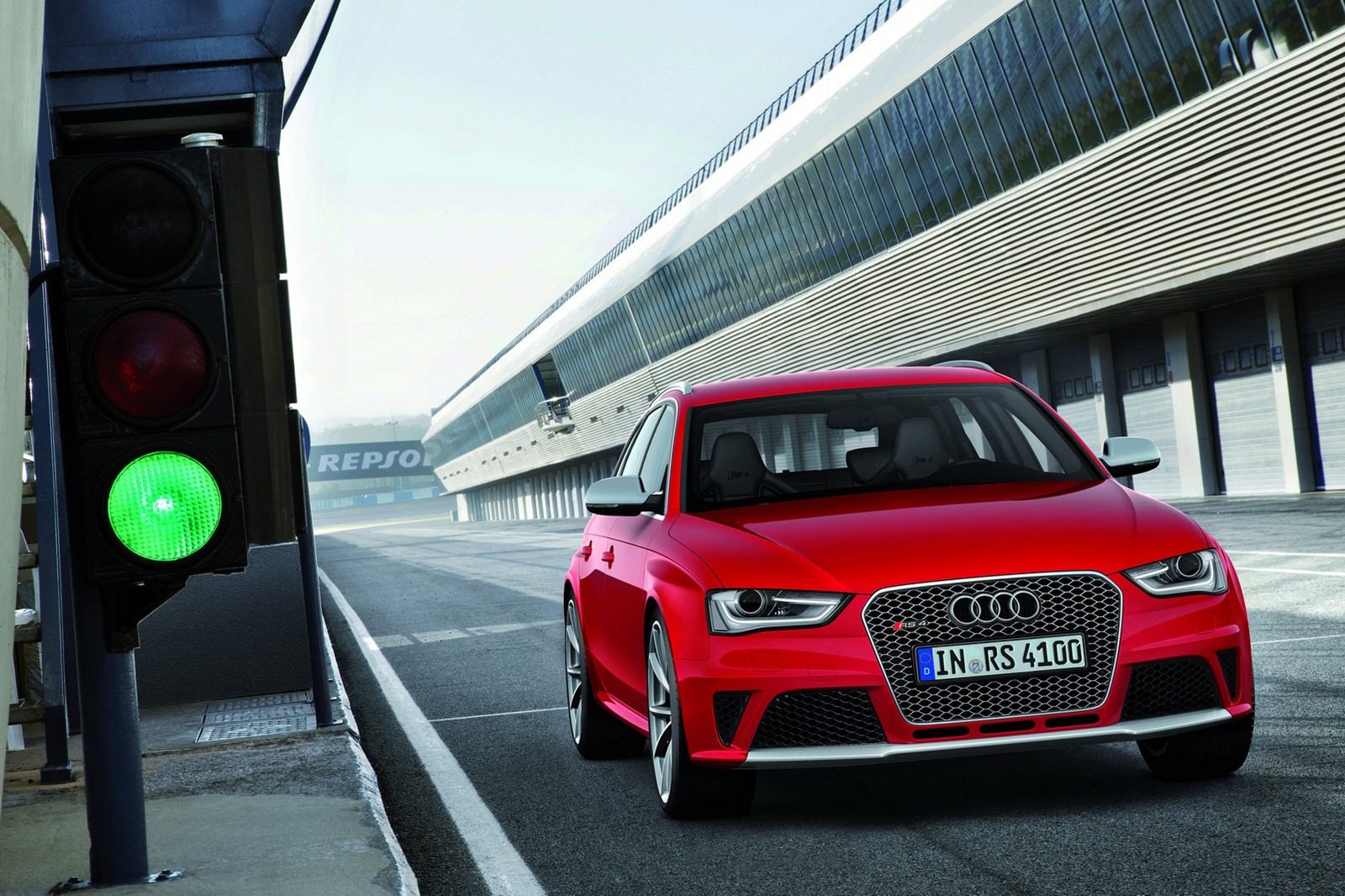 [2013-Audi-RS4-Avant-45%255B2%255D.jpg]